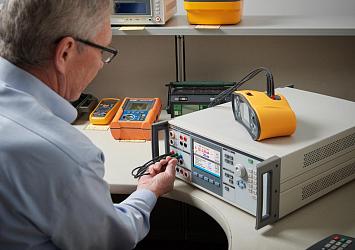 FLUKE 5322A/5
